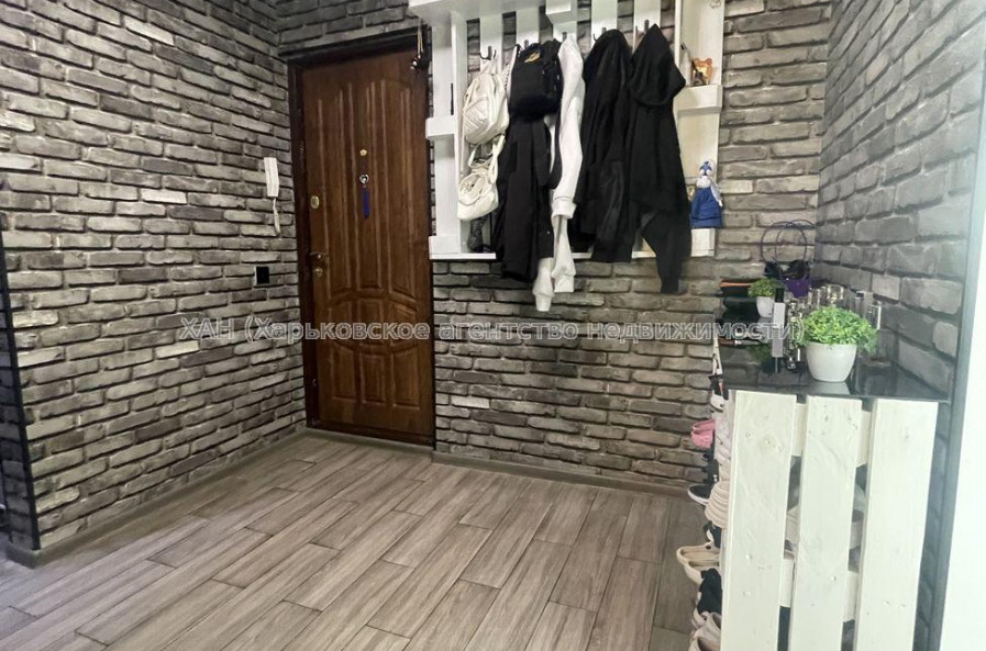Продам квартиру, 92-й бригады ул. , 2 кім., 51 м², евроремонт 