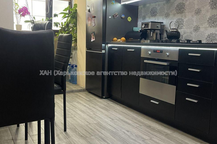 Продам квартиру, 92-й бригады ул. , 2 кім., 51 м², евроремонт 