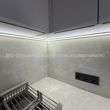 Продам квартиру, Гвардейцев Широнинцев ул. , 2 кім., 48 м², евроремонт 