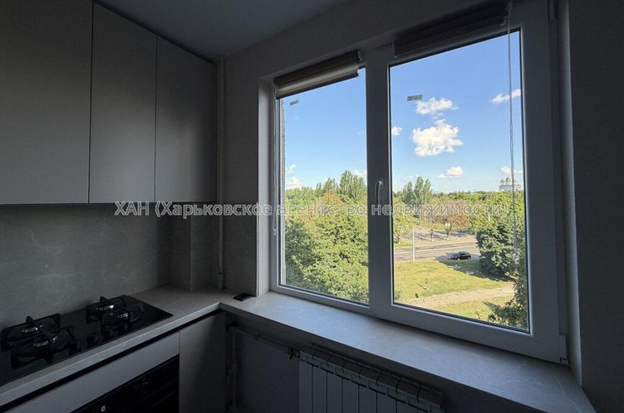 Продам квартиру, Гвардейцев Широнинцев ул. , 2 кім., 48 м², евроремонт 