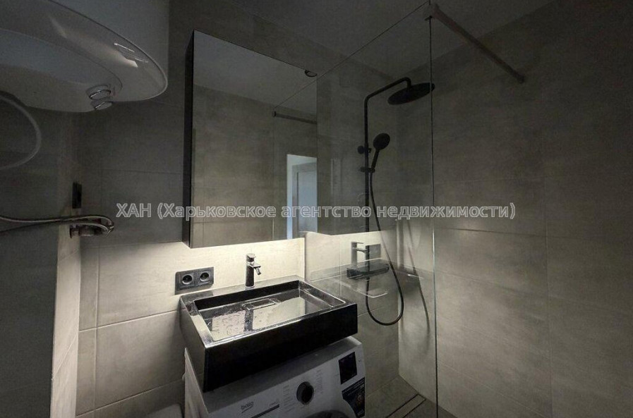 Продам квартиру, Гвардейцев Широнинцев ул. , 2 кім., 48 м², евроремонт 