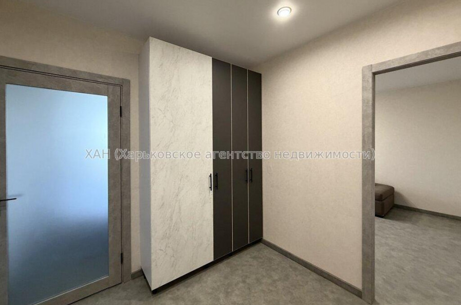 Продам квартиру, Гвардейцев Широнинцев ул. , 2 кім., 48 м², евроремонт 
