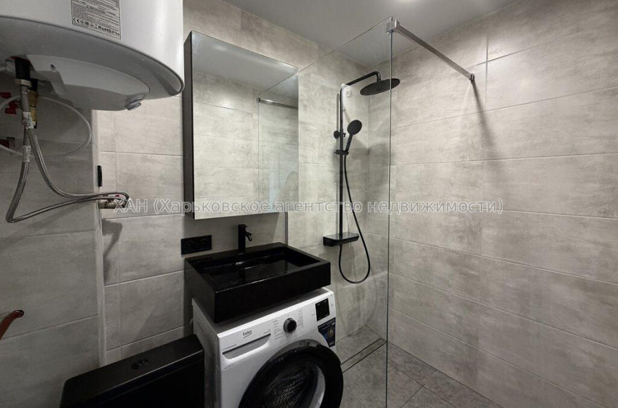 Продам квартиру, Гвардейцев Широнинцев ул. , 2 кім., 48 м², евроремонт 