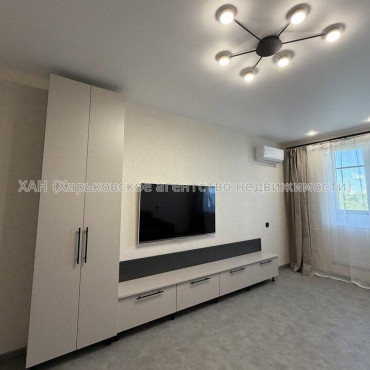 Продам квартиру, Гвардейцев Широнинцев ул. , 2 кім., 48 м², евроремонт 