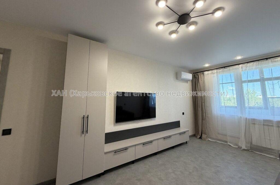 Продам квартиру, Гвардейцев Широнинцев ул. , 2 кім., 48 м², евроремонт 