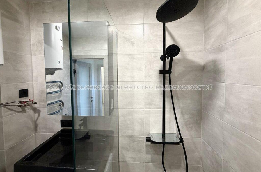 Продам квартиру, Гвардейцев Широнинцев ул. , 2 кім., 48 м², евроремонт 