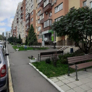 Продам квартиру, Соборности Украины ул. , 1 кім., 53 м², капитальный ремонт 