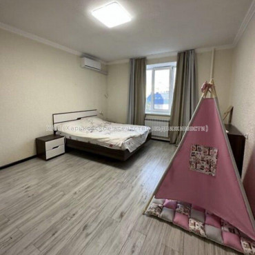 Продам квартиру, Соборности Украины ул. , 1 кім., 53 м², капитальный ремонт 