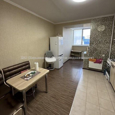 Продам квартиру, Соборности Украины ул. , 1 кім., 53 м², капитальный ремонт 