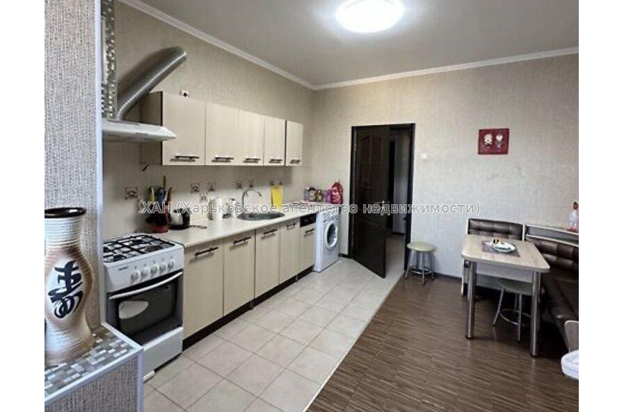 Продам квартиру, Соборности Украины ул. , 1 кім., 53 м², капитальный ремонт 