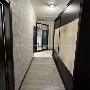Продам квартиру, Соборности Украины ул. , 1 кім., 53 м², капитальный ремонт 