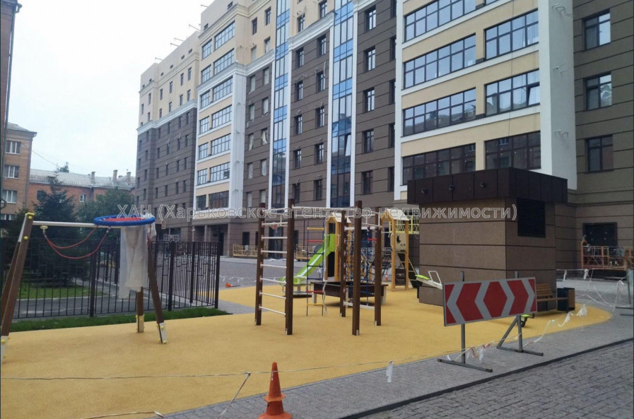 Продам квартиру, Динамовская ул. , 2  ком., 60 м², без отделочных работ 