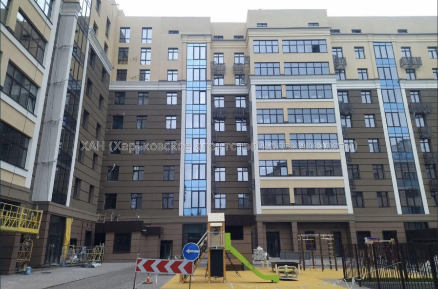 Продам квартиру, Динамовская ул. , 2  ком., 60 м², без отделочных работ 