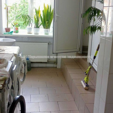 Продам квартиру, Александровский просп. , 1  ком., 21 м², косметический ремонт 