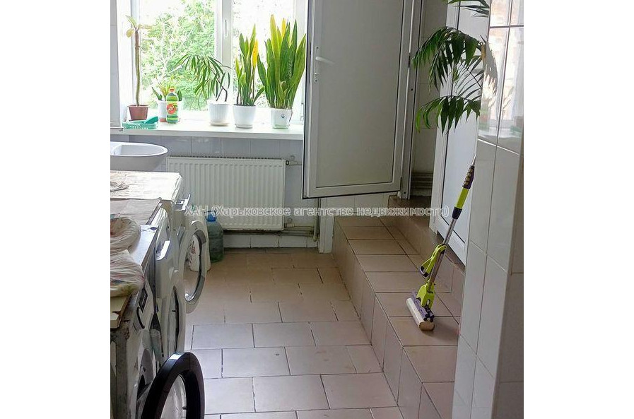 Продам квартиру, Александровский просп. , 1  ком., 21 м², косметический ремонт 