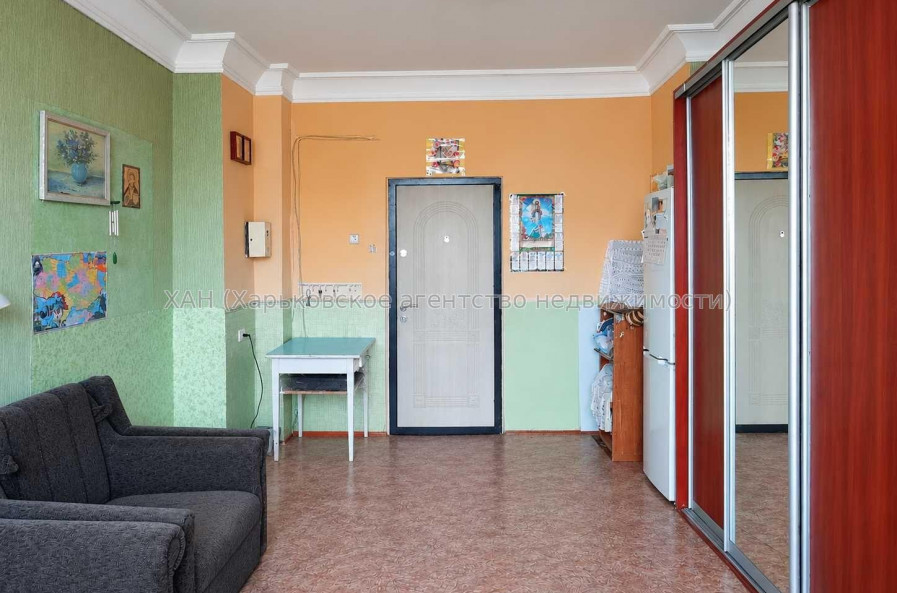Продам квартиру, Александровский просп. , 1  ком., 21 м², косметический ремонт 