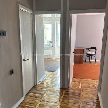 Продам квартиру, Победы просп. , 1  ком., 47 м², косметический ремонт 
