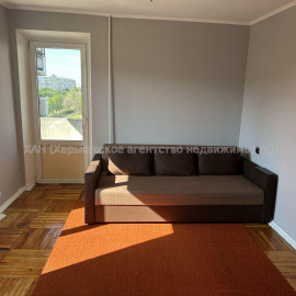 Продам квартиру, Победы просп. , 1  ком., 47 м², косметический ремонт