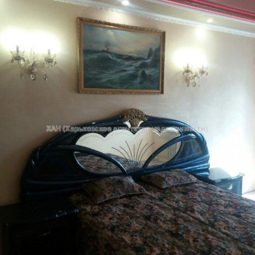 Продам квартиру, Валентиновская ул. , 1 кім., 33 м², евроремонт 