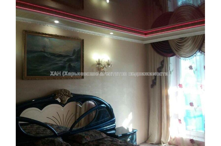 Продам квартиру, Валентиновская ул. , 1 кім., 33 м², евроремонт 