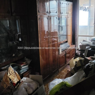 Продам квартиру, Победы просп. , 3 кім., 72 м², советский ремонт 