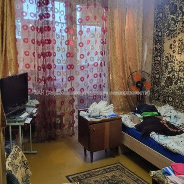 Продам квартиру, Победы просп. , 3 кім., 72 м², советский ремонт 