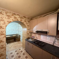 Продам квартиру, Марьинская ул. , 4 кім., 84 м², капитальный ремонт 
