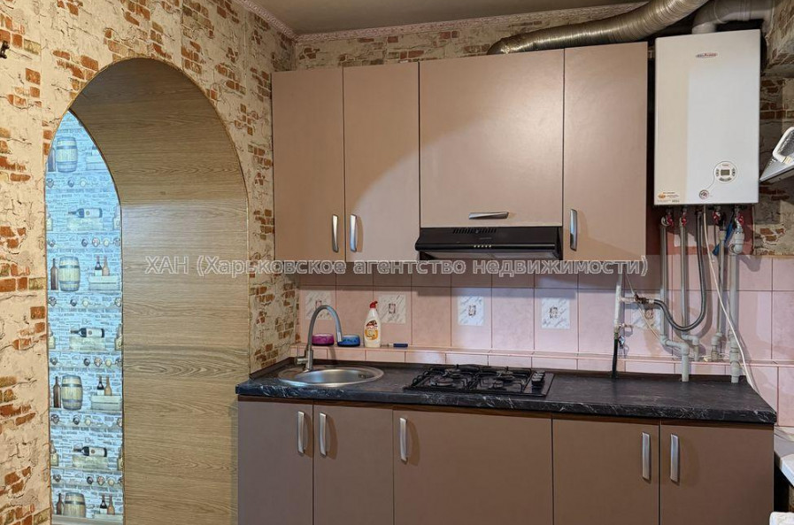 Продам квартиру, Марьинская ул. , 4 кім., 84 м², капитальный ремонт 