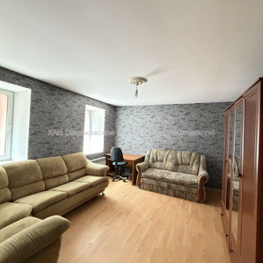 Продам квартиру, Марьинская ул. , 4 кім., 84 м², капитальный ремонт 