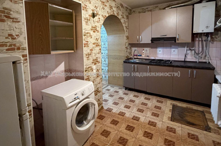 Продам квартиру, Марьинская ул. , 4 кім., 84 м², капитальный ремонт 