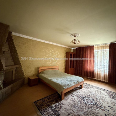 Продам квартиру, Марьинская ул. , 4 кім., 84 м², капитальный ремонт 
