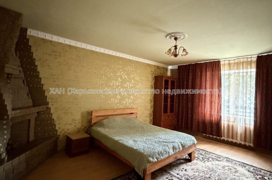 Продам квартиру, Марьинская ул. , 4 кім., 84 м², капитальный ремонт 