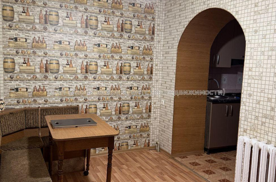 Продам квартиру, Марьинская ул. , 4 кім., 84 м², капитальный ремонт 