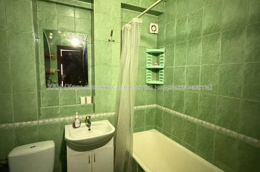 Продам квартиру, Марьинская ул. , 4 кім., 84 м², капитальный ремонт 