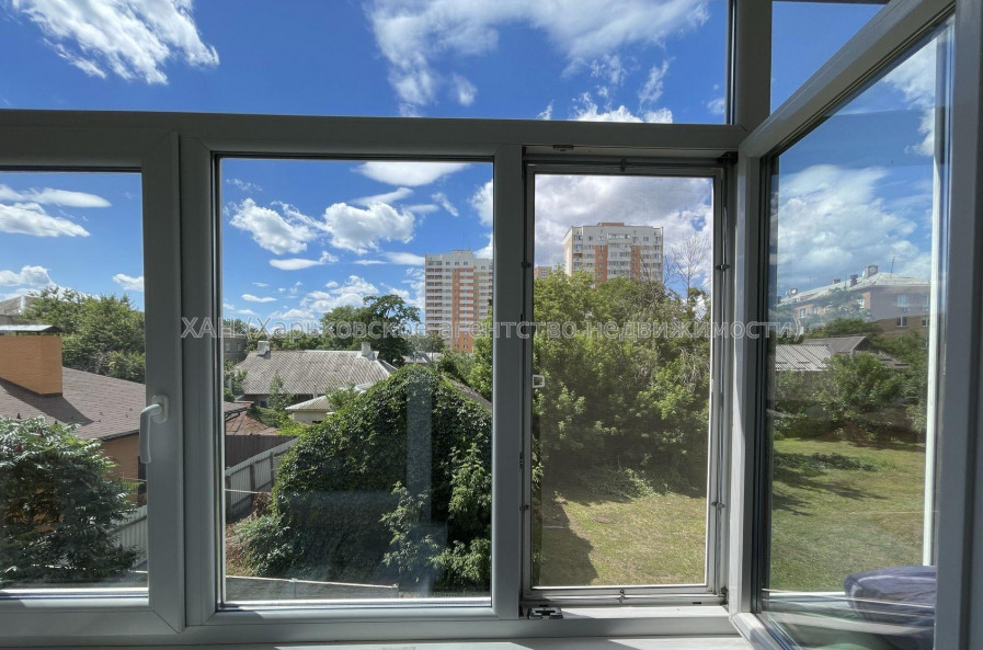 Продам квартиру, Добровольцев ул. , 1  ком., 18.50 м², евроремонт 