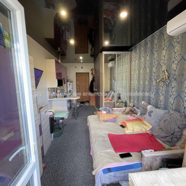 Продам квартиру, Добровольцев ул. , 1  ком., 18.50 м², евроремонт 