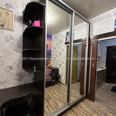 Продам квартиру, Дизельная ул. , 1 кім., 14 м², капитальный ремонт 