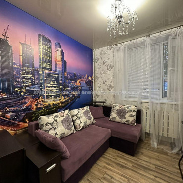 Продам квартиру, Дизельная ул. , 1 кім., 14 м², капитальный ремонт 