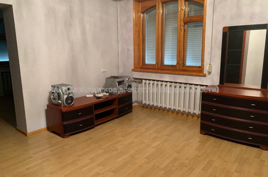 Продам дом, Гризодубовой ул. , 360 м², 6 сот., советский ремонт 