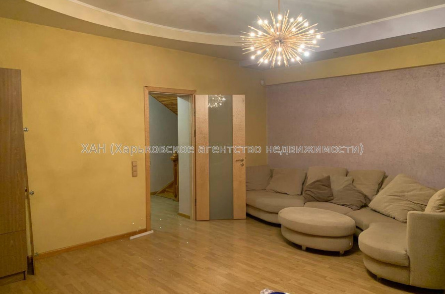 Продам дом, Гризодубовой ул. , 360 м², 6 сот., советский ремонт 