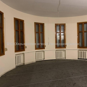 Продам дом, Гризодубовой ул. , 360 м², 6 сот., советский ремонт 