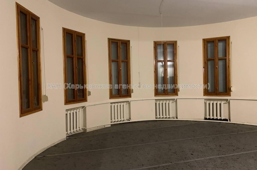 Продам дом, Гризодубовой ул. , 360 м², 6 сот., советский ремонт 