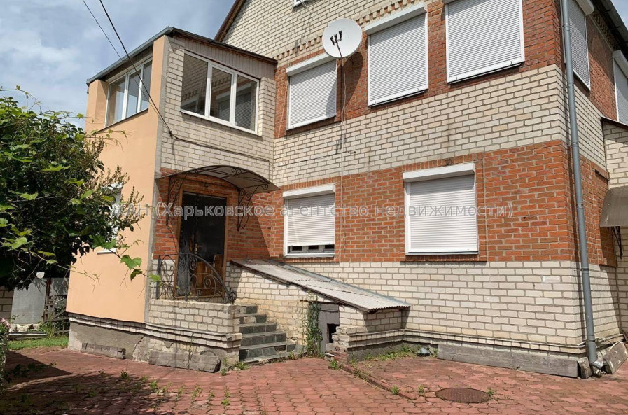 Продам дом, Гризодубовой ул. , 360 м², 6 сот., советский ремонт 