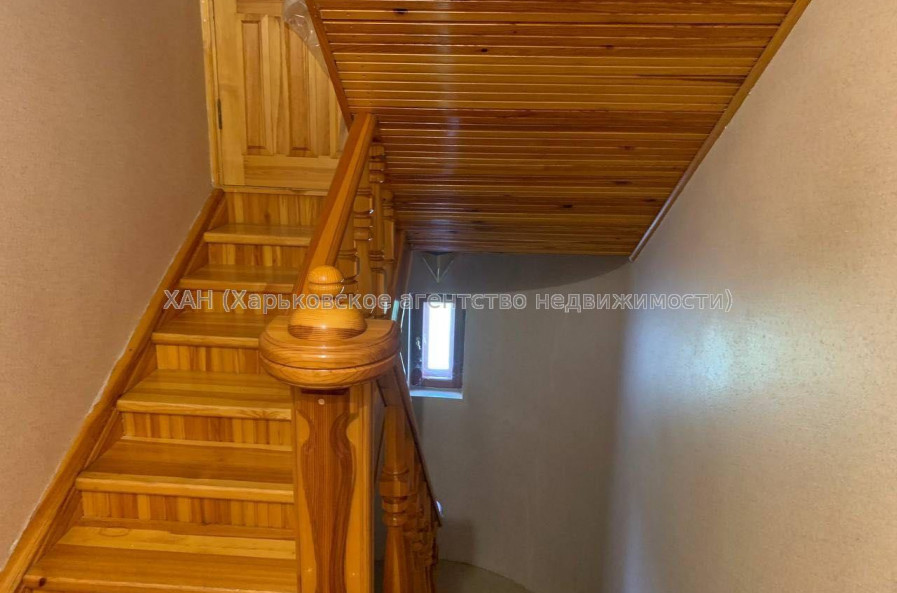 Продам дом, Гризодубовой ул. , 360 м², 6 сот., советский ремонт 