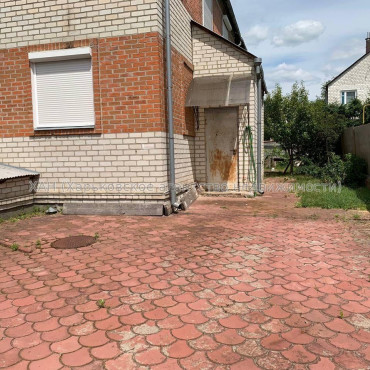 Продам дом, Гризодубовой ул. , 360 м², 6 сот., советский ремонт 