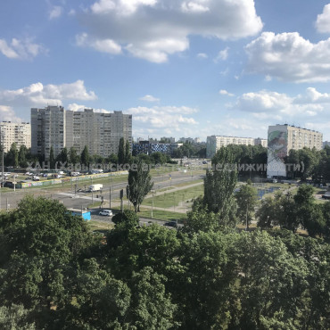 Продам квартиру, Непокоренных ул. , 37 , 2  ком., 44 м², без ремонта 