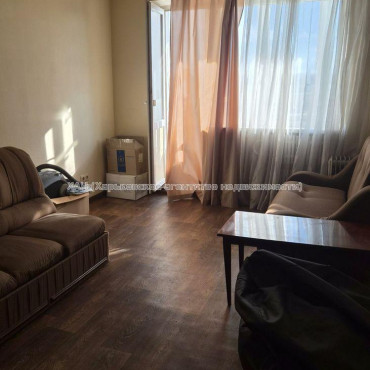 Продам квартиру, Самолетная ул. , 1  ком., 30 м², косметический ремонт 