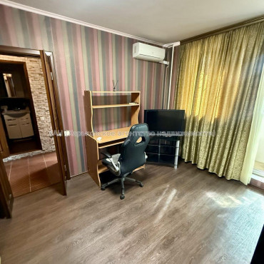 Продам квартиру, Болградская ул. , 1  ком., 26 м², евроремонт 