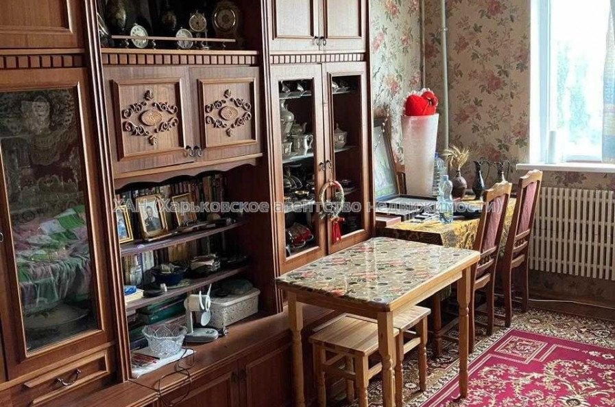 Продам квартиру, Метростроителей ул. , 3 кім., 66.40 м², советский ремонт 