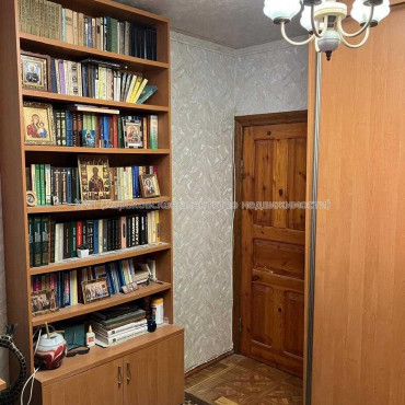 Продам квартиру, Метростроителей ул. , 3 кім., 66.40 м², советский ремонт 